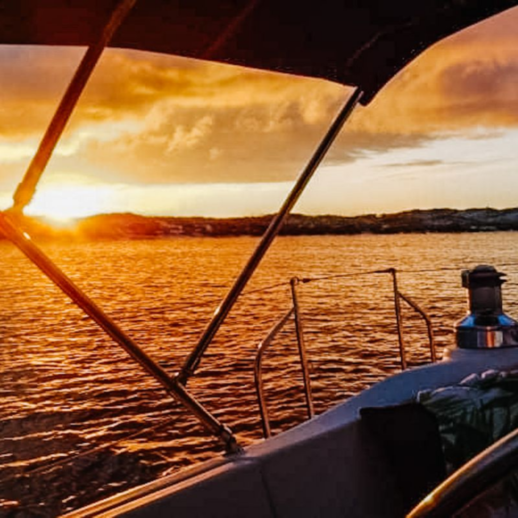 Scenic Gulf views from a luxury sailing charter in Florida.